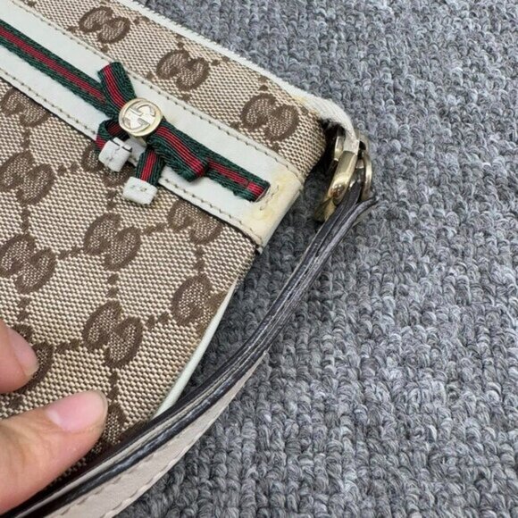 Gucci GG Leather Wristlet Bag 173-020425 - Picture 5 of 10